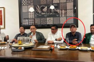 Ketua Badan Amil Zakat Nasional (BAZNAS) Kabupaten Bengkulu Tengah, Ihsan Nahromi (kedua dari kanan) saat mengikuti pernyataan pers soal Muktamar PPP 2025 saat di kawasan Cikini, Jakarta Pusat, Rabu (14/5/2025)./Ist