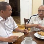 Gubernur DKI Jakarta periode 2007–2012, Fauzi Bowo alias Bang Foke saat ngobrol bareng Sugiyanto./Ist