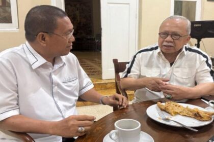 Gubernur DKI Jakarta periode 2007–2012, Fauzi Bowo alias Bang Foke saat ngobrol bareng Sugiyanto./Ist
