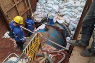 Kebocoran air di Jl. Jatiwaringin, Pondokgede Bekasi, masuk area proyek Sistem Penyediaan Air Minum (SPAM) Buaran Hilir pada Selasa, 17 Juni 2025./Ist