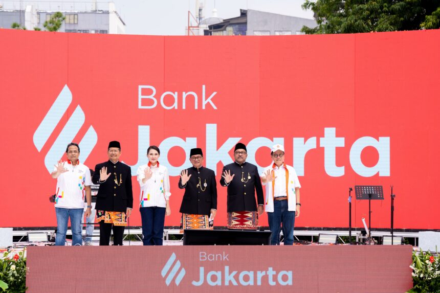 Gubernur DKI Jakarta, Pramono Anung, secara resmi mengumumkan perubahan call name Bank DKI menjadi 'Bank Jakarta'. Pengumuman ini dilakukan pada acara peluncuran rebranding nama dan logo baru bertepatan dengan momentum peringatan Hari Ulang Tahun ke-498 Kota Jakarta, di Taman Literasi Martha Christina Tiahahu, Jakarta Selatan, Minggu (22/6/2025)./BankDKI.dok